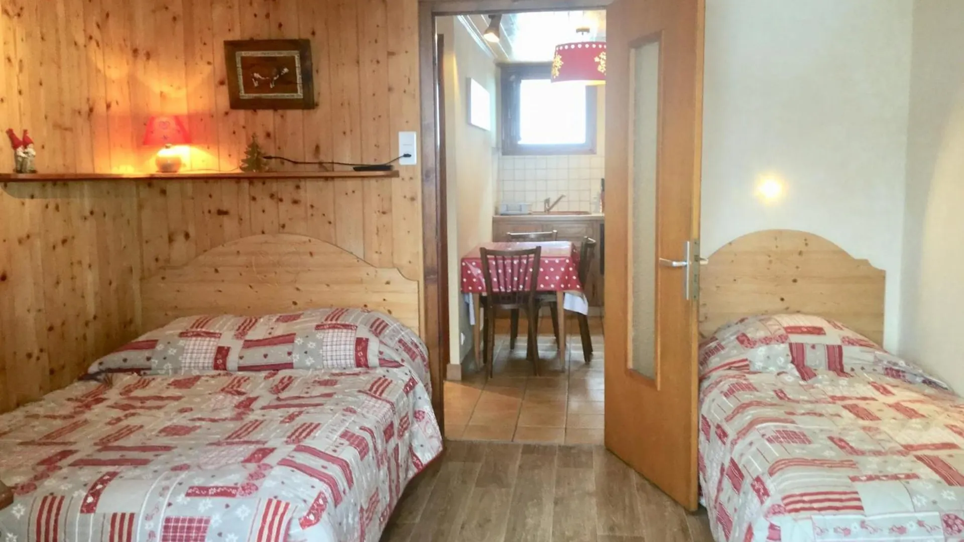 Studio Cosy Avec Wi-Fi, Proche Centre, Telecabines Et Commodites, Parking Prive - Fr-1-671-129 لي جيه